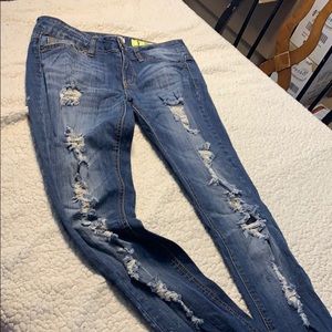 Distressed jeans size 9(stretch)